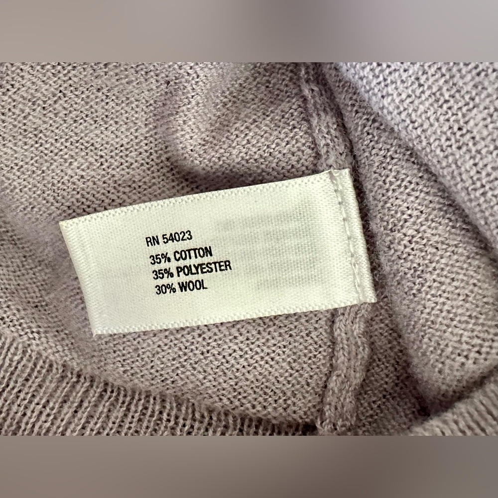 GAP Lavender V-Neck Sweater – Size Small, Cotton/Wool Blend - Picture 4 of 4